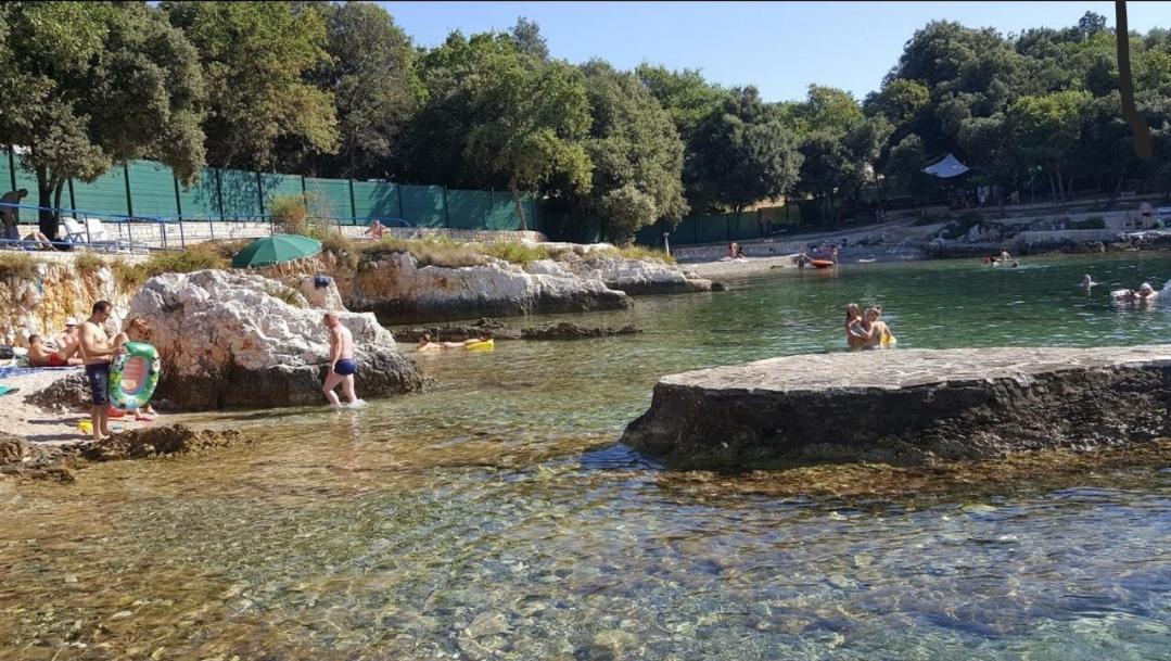 Alba Sanja I Teran Apartman Funtana Kültér fotó
